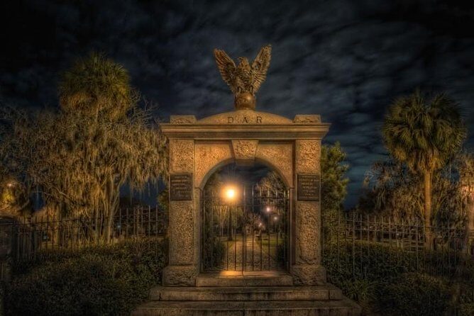 The Grave Tales Ghost Tour in Savannah - Key Points