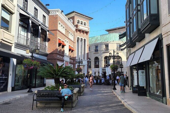 The History and Architecture of Beverly Hills - Exploring Beverly Hills: A Walk Through Hollywoods Most Coveted Neighborhood