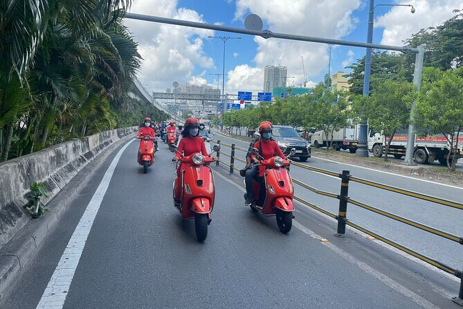 The insider's Hanoi + Train Street 4,5 Hours Female Ao Dai Riders - Why Choose This Vespa Tour?