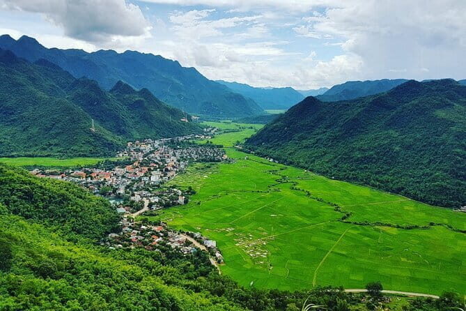 The Insider's Hanoi,Train Street, Countryside Highlight of Hanoi - Practical Details & Tips