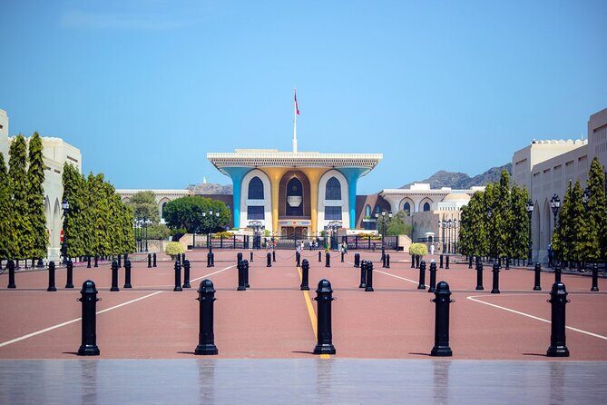 The Oman Essentials Tour with Fully Live Guided Tour - 5 Days / 4 Nights - Introduction