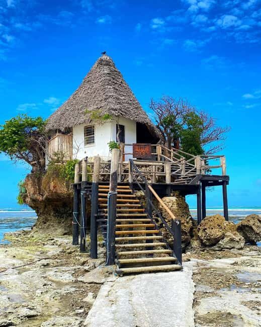 The rock restaurant and blue Lagoon - Key Points