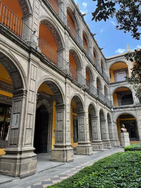 The Steps of Frida: Mexico City - Introduction