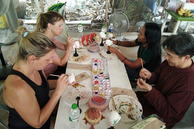 The Story of Handicrafts Full Day Experience from Bangkok - Visiting Hanumarn House and Ong Din-pao Story