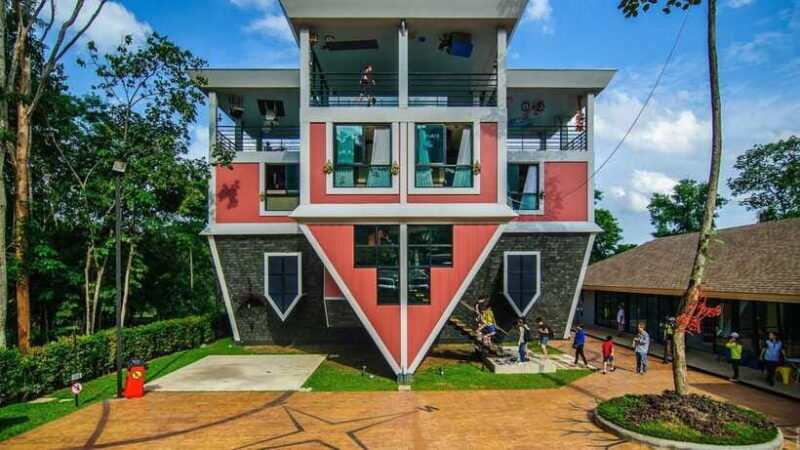 The Upside Down House: Phukets Must-See Attraction - In-Depth: Why This Attraction Works for Travelers