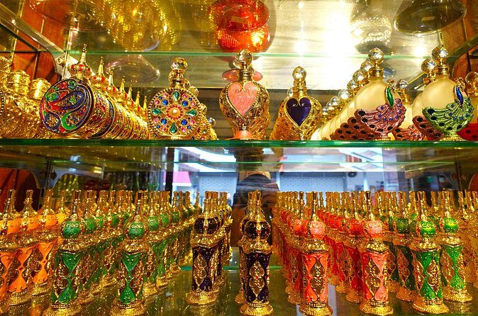 Thread of Faith and Fabric: Singapore Kampong Glam Walking Tour - Routes and Modifications