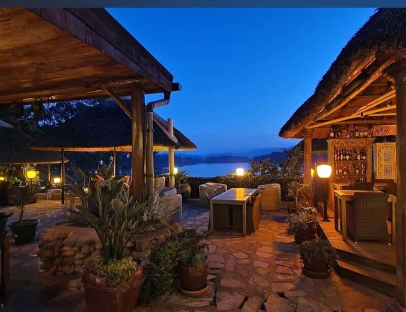 THREE (3) DAYS UGANDA GORILLA SAFARI WITH LAKE BUNYONYI. - Key Points