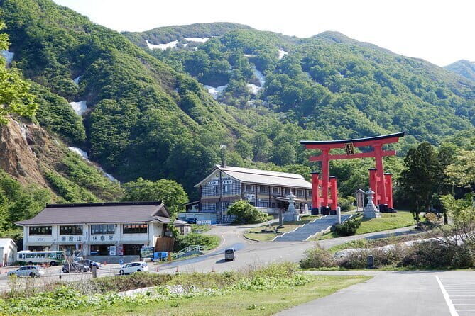 Three Mountains of Dewa staying at Mt. Yudonosan Sanrojo lodge - Key Points