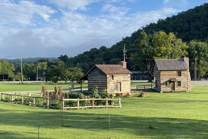Ticket pass to the Great Smoky Mountains Heritage Center (Self-Guided Tour) - An In-Depth Look at the Heritage Center Experience