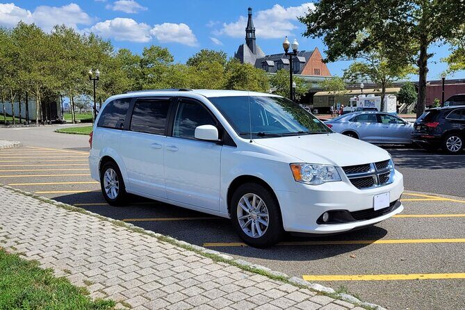 Times Square NYC to Newark International Airport Transfer Service - Key Points
