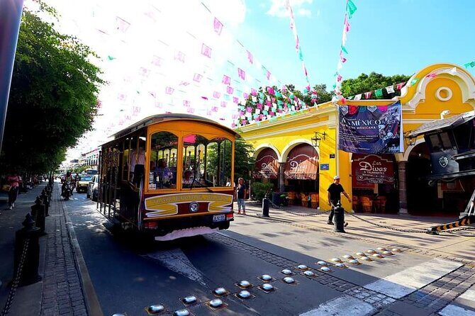 TLAQUEPAQUENSE DAY, Tram + Workshops + Gastronomy - The Sum Up