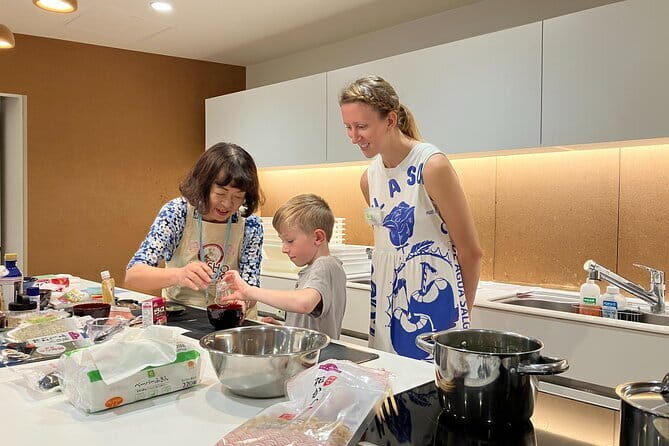 Tokyo 7hr Private Guided Tour & Japanese Homemade Cooking Class - A Deep Dive into the Experience