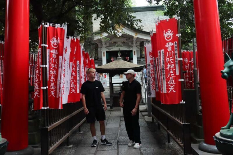 Tokyo: Akasaka Walking Tour with Temple Visit - Instagram Spots & Scenic Views