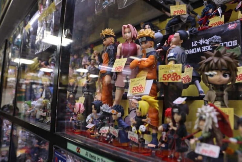 Tokyo: Akihabara Game Tour with Gachapon & Princess Café - Key Points
