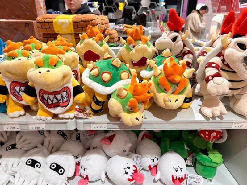 Tokyo: Anime & Manga Tour with Ramen Lunch in Shibuya - The Shopping Experience – What Makes It Special