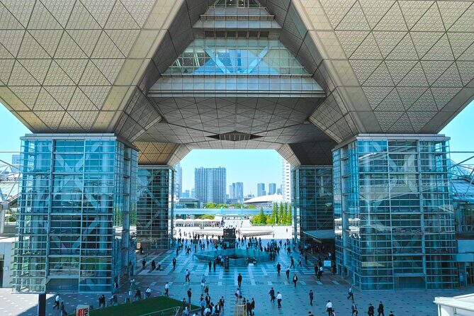 Tokyo Architecture and Contemporary Art Walking Tour with a local guide - Daikanyama and Nakameguro: Calm, Boutique Neighborhoods
