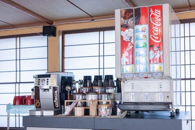 Tokyo Bay Yakatabune Cruise with Traditional JapaneseShow Drinks - Discovering the Tokyo Bay Yakatabune Cruise: An Authentic Waterway Experience