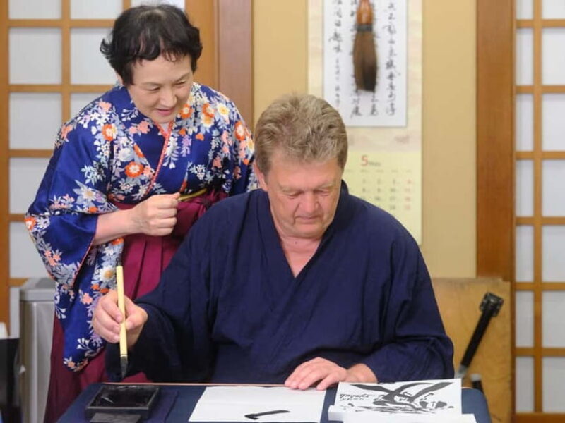 Tokyo: Calligraphy Experience with Kimono or Samue - Introduction