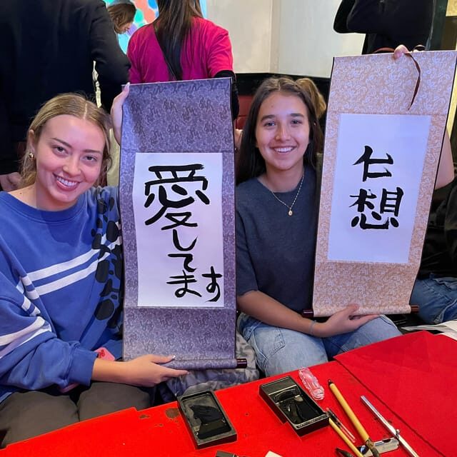 Tokyo: Calligraphy on Kanji Fan & Scroll with Drink - Who Should Consider This Tour?