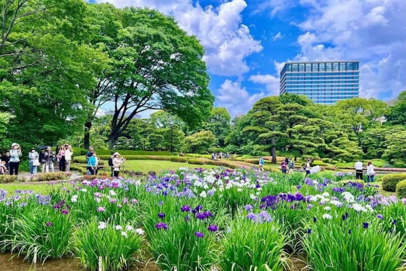 Tokyo: East Garden of the Imperial Palace with History Guide - FAQ