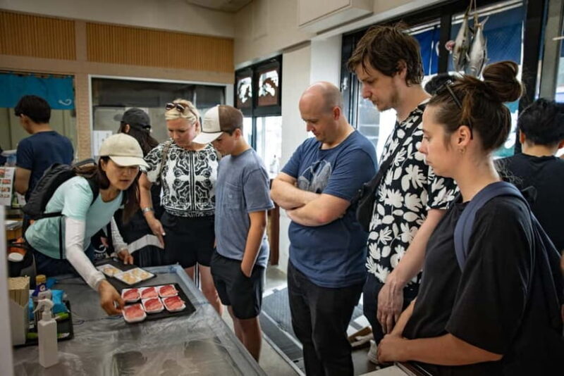 Tokyo: Food Tour Taste Fresh Delights at Tsukiji Market - What Some Travelers Say