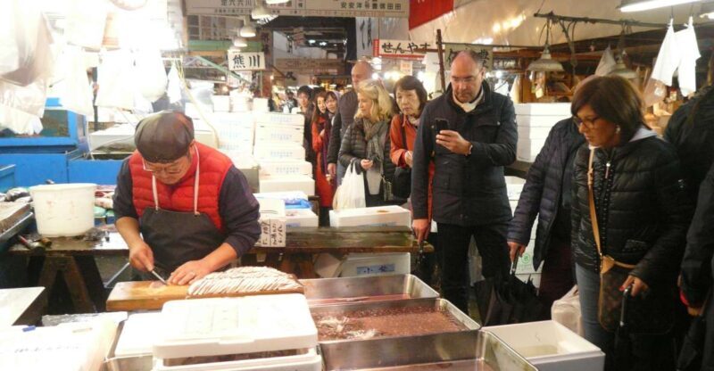 Tokyo: Guided Walking Tour of Tsukiji Market with Breakfast - A Deep Dive into the Tsukiji Market Tour