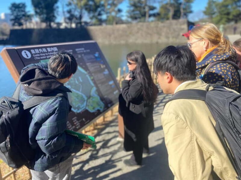 Tokyo: Imperial Palace with Nostalgic Alley Kagurazaka tour - Key Points