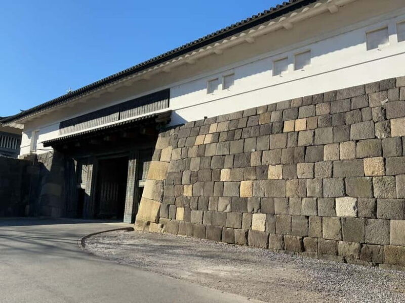 Tokyo: Imperial Palace with Nostalgic Alley Kagurazaka tour - An Overview of the Experience