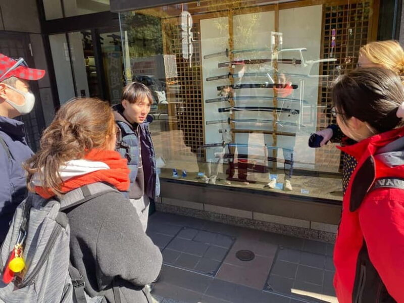 Tokyo: Imperial Palace with Nostalgic Alley Kagurazaka tour - Itinerary Breakdown: Why It Works