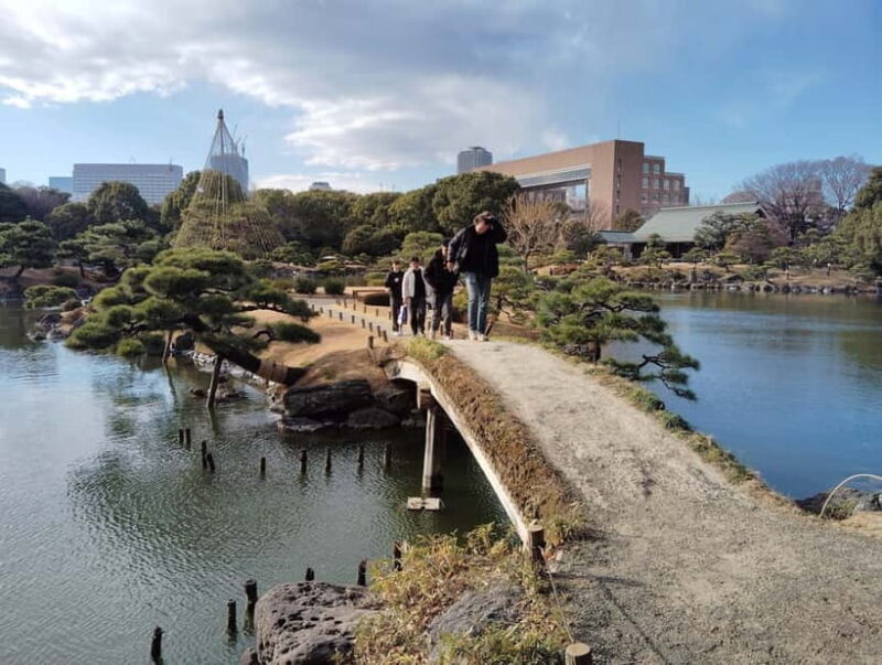 Tokyo: Kiyosumi Garden Guided Tour - Cultural and Historical Insights