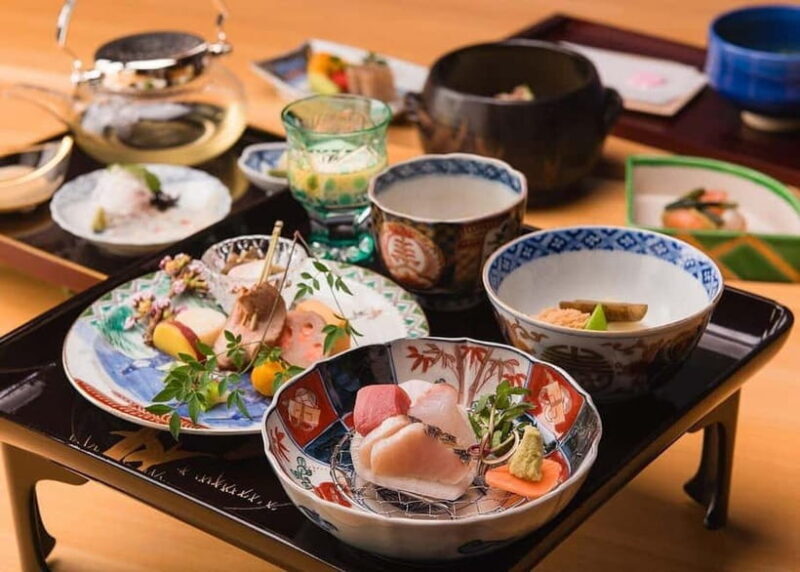Tokyo: Private Tour and Traditional Performance with Dinner - First Impressions: A Cultural Journey Carefully Curated