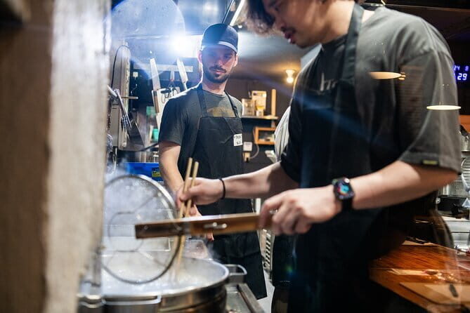 Tokyo Ramen Making for Ramen Enthusiasts with an Instructor - A Close Look at the Experience