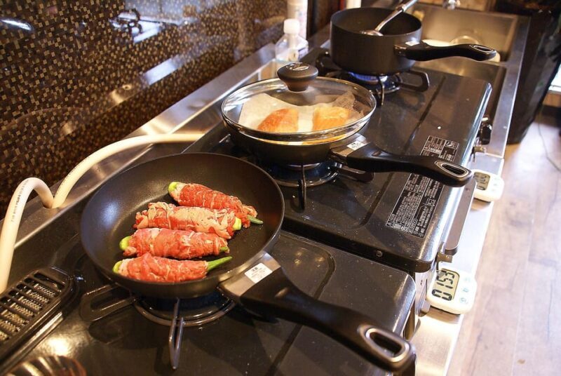 Tokyo : Seasonable Japanese Home Cooking - Authenticity and Value