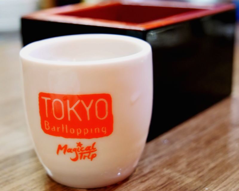 Tokyo: Shinjuku Bar Hopping with All-You-Can-Drink & Dinner - Interaction and Cultural Insights