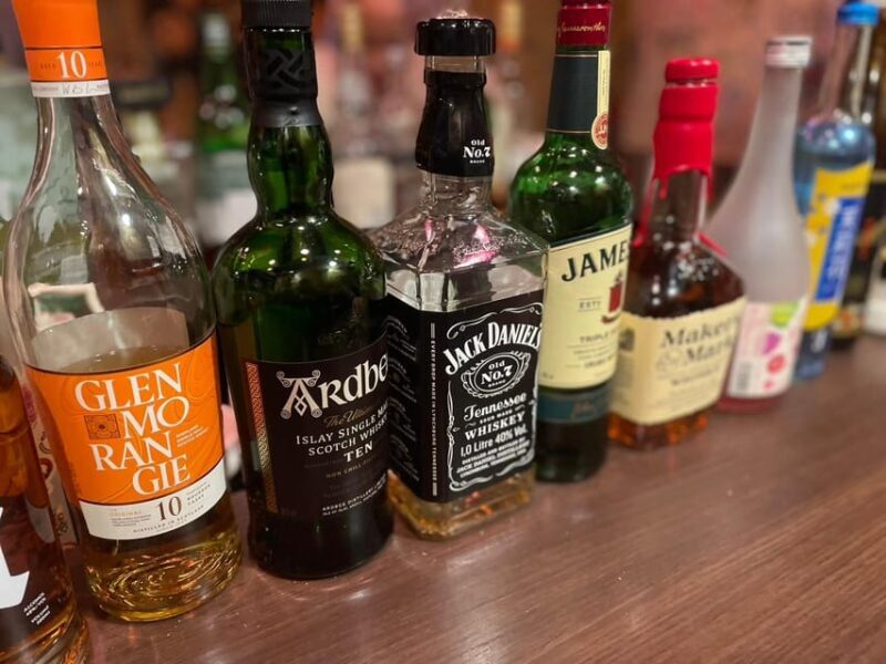 Tokyo: Shinjuku Golden Gai Bar Hopping that only locals know - A Closer Look at the Golden Gai Experience