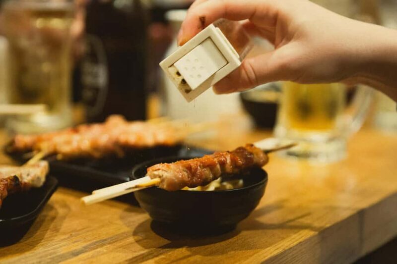 Tokyo: Shinjuku Izakaya and Golden Gai Bar Hopping Tour - An In-Depth Look at the Shinjuku Nightlife Tour