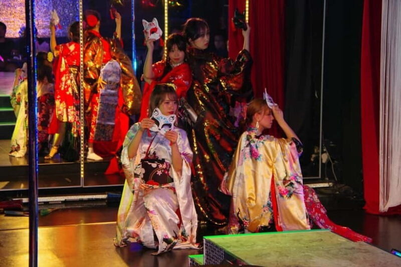 Tokyo: Show Club Nest Cabaret Show with Unlimited Drinks - Key Points