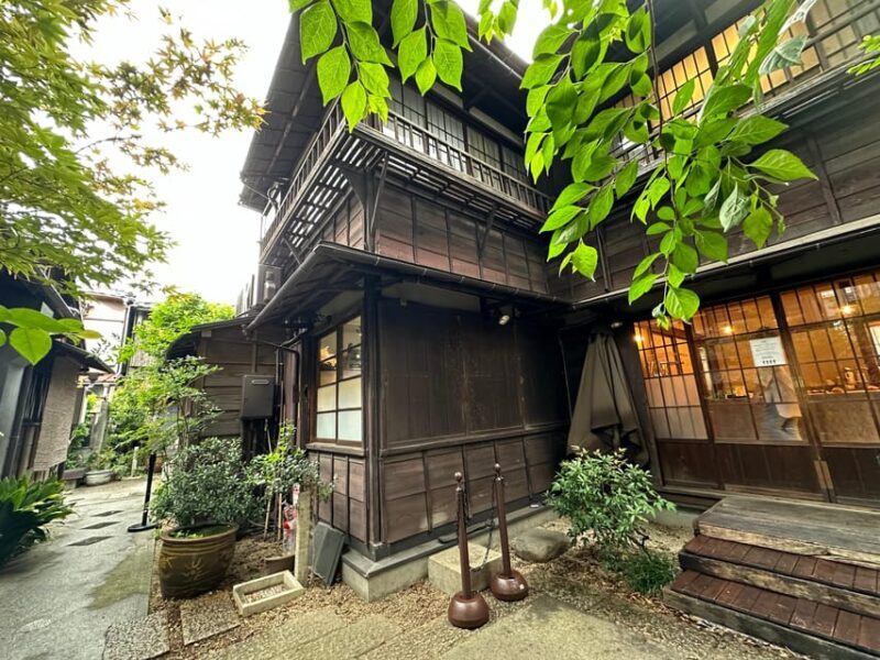Tokyo : Stroll in the Old traditional town~Yanaka & Nezu - Who Will Love This Tour?