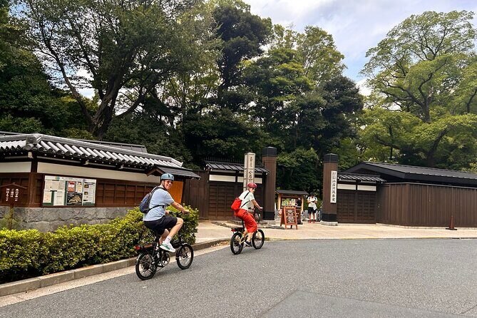 TOKYO: Tailored Gardens tour with Pro Gardener by E-bike -BASIC - Exploring Tokyo’s Gardens on E-Bike: A Deep Dive