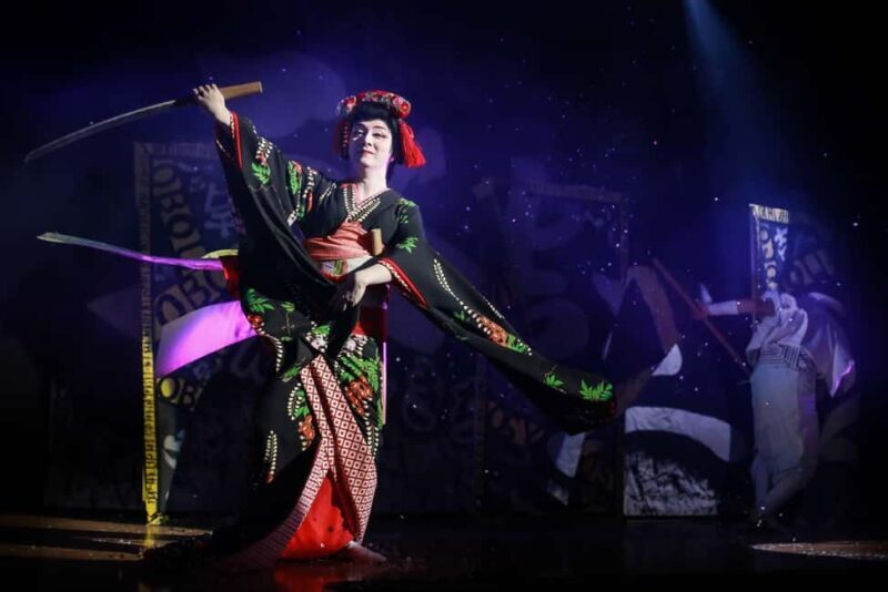 Tokyo: Taishu Engeki Show with Kimono and Sword Lesson - Key Points