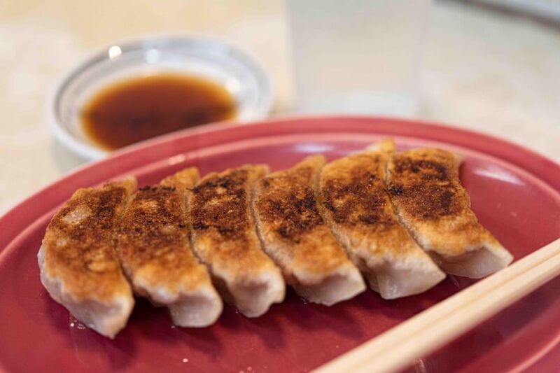 Tokyo: The Best of Izakaya in Shinjuku Food & Cultural Tour - The Guide & Group Dynamics