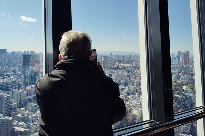 Tokyo Tower Tour Top Deck Views of Shinjuku and Mt. Fuji - An In-Depth Look at the Tour Itself