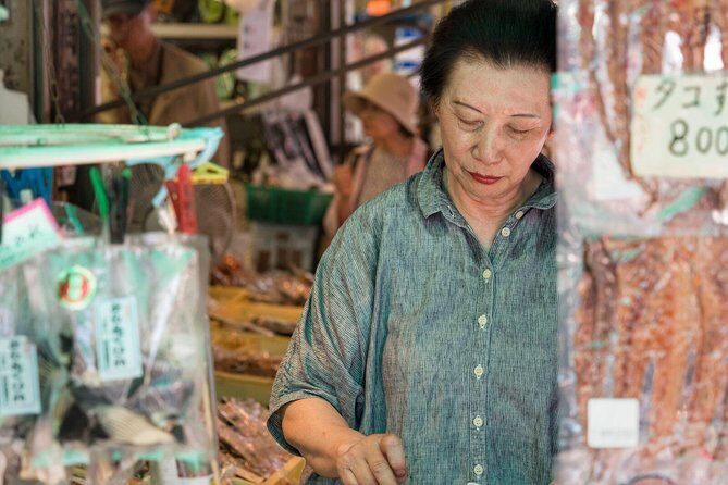 Tokyo: Tsukiji Fish Market Tour with Food Tastings & Shrine Visit - Frequently Asked Questions