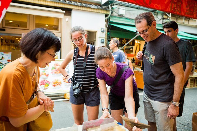 Tokyo Tsukiji Fish Market with Fish Tasting (90min Walking Tour) - A Closer Look at the Tsukiji Fish Market Tour
