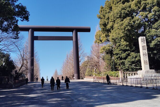 Tokyo: Yasukuni Shrine and Yushukan Museum Guided Tour - Key Points