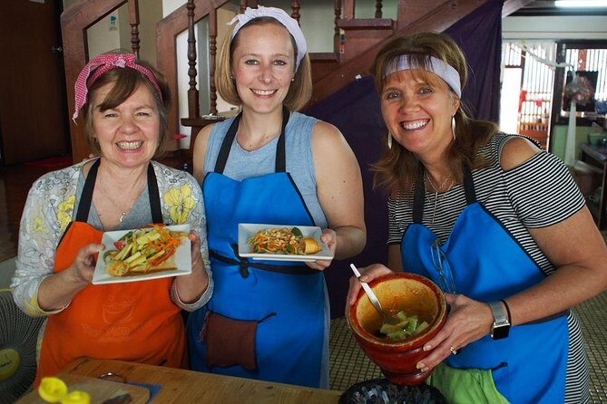 Tomyumthai Cooking Class in Chiang Mai - The Group Size and Atmosphere