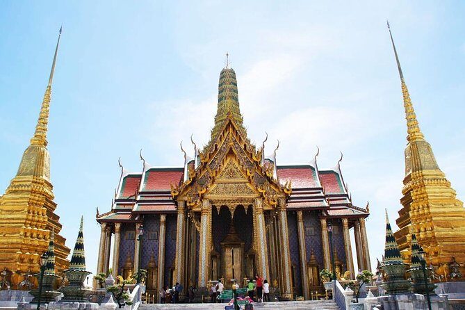Top Highlight Bangkok Sights. Walking tour with Fun Local Guide! - Exploring Bangkok’s Landmarks with a Local Guide