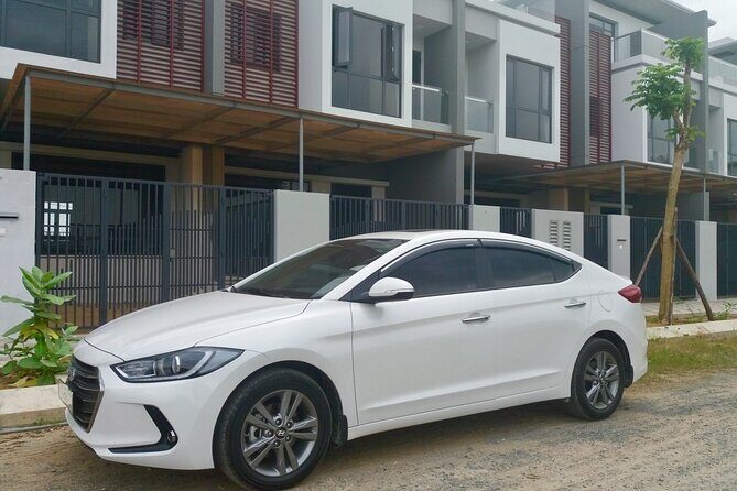 (TOP) Private car: Hanoi/Noi Bai Airport (HAN) from/to SaPa - The Practicalities: Booking, Support, and Flexibility
