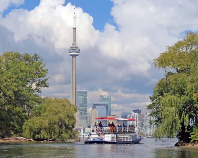 Toronto: Guided Harbour and Islands Sightseeing Cruise - A Friendly Introduction to the Experience