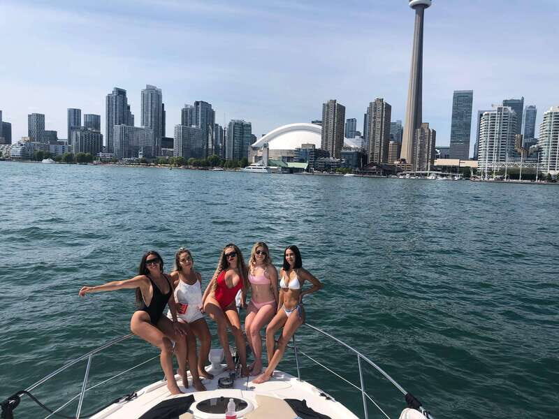 Toronto: Private Luxury Yacht Sightseeing Cruise & Prosecco - Key Points